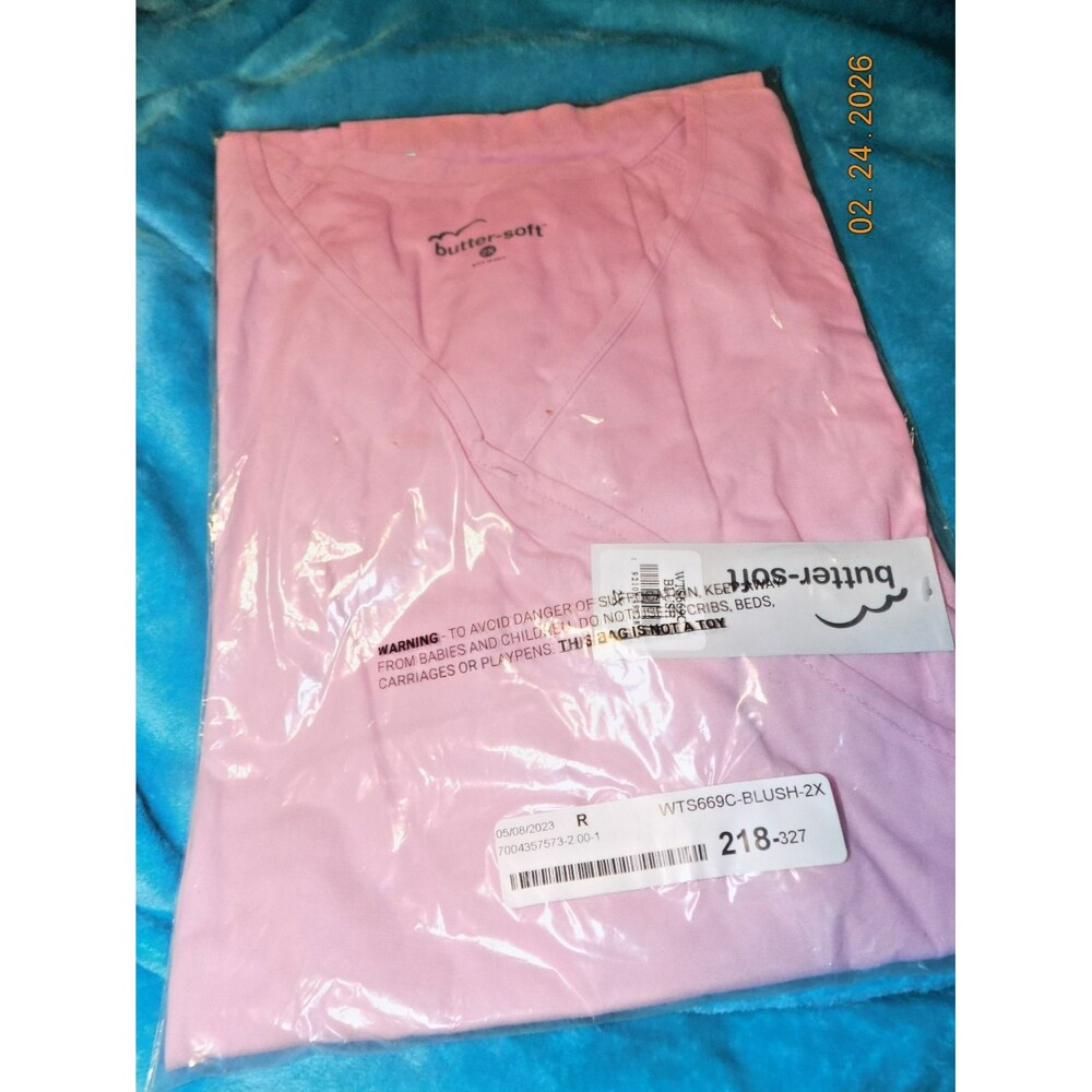 New Buttersoft women's scrub top pink blush size 2x